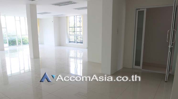 10  Office Space For Rent in Sukhumvit ,Bangkok BTS Phrom Phong AA17079